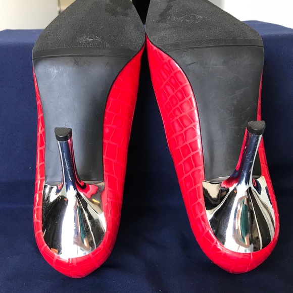 Red Heels - Picture 2 of 3